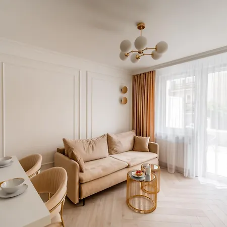 Pradnik Czerwony Business - Terrace, Parking - By Rentujemy *