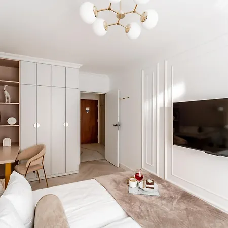 Pradnik Czerwony Business - Terrace, Parking - By Rentujemy Apartment *